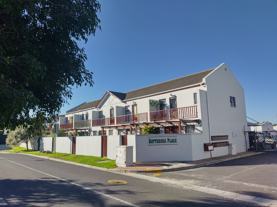 2 Bedroom Property for Sale in Parklands Western Cape